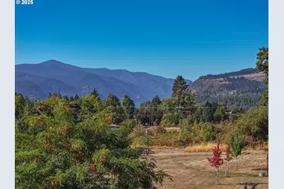 1195 NW Baker Dr, White Salmon, WA 98672 - Photo 25