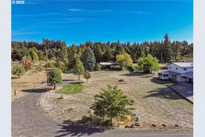 1195 NW Baker Dr, White Salmon, WA 98672 - Photo 11