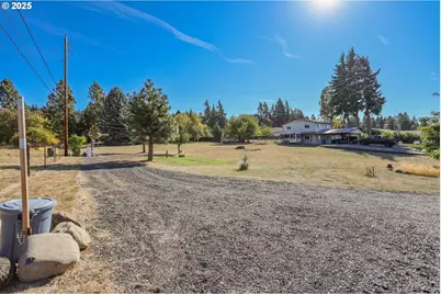 1195 NW Baker Dr, White Salmon, WA 98672 - Photo 17