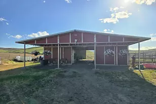 83528 Dufur Valley Rd, Dufur, OR 97021 - Photo 3