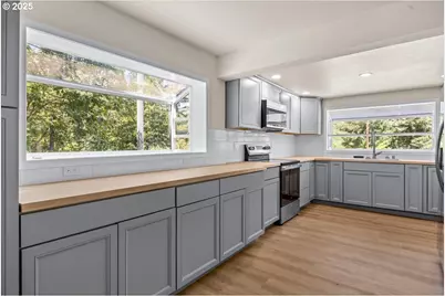 181 Oak Hollow Ln, Riddle, OR 97469 - Photo 7