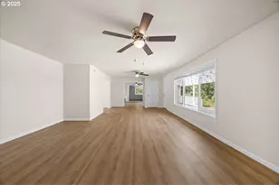 181 Oak Hollow Ln, Riddle, OR 97469 - Photo 11