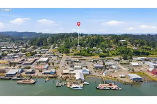 687 N 3rd St, Coos Bay, OR 97420 - Photo 3