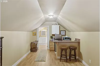 687 N 3rd St, Coos Bay, OR 97420 - Photo 31