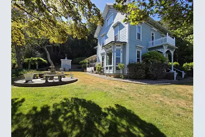 687 N 3rd St, Coos Bay, OR 97420 - Photo 3