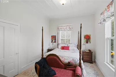 687 N 3rd St, Coos Bay, OR 97420 - Photo 25