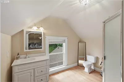 687 N 3rd St, Coos Bay, OR 97420 - Photo 31
