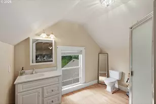 687 N 3rd St, Coos Bay, OR 97420 - Photo 31