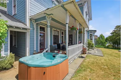 687 N 3rd St, Coos Bay, OR 97420 - Photo 37