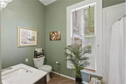 687 N 3rd St, Coos Bay, OR 97420 - Photo 33