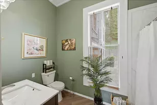687 N 3rd St, Coos Bay, OR 97420 - Photo 33