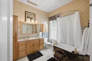 687 N 3rd St, Coos Bay, OR 97420 - Photo 19