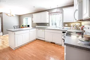 926 Falcon Ct, Lebanon, OR 97355 - Photo 15