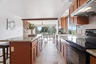 17941 Meadowlark Ln, Lake Oswego, OR 97034 - Photo 13