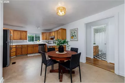 2734 SW Texas St, Portland, OR 97219 - Photo 9