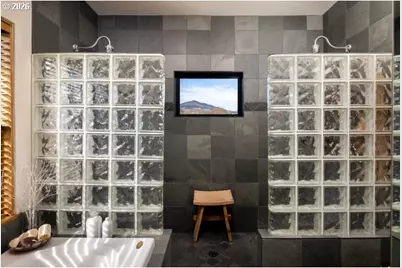 570 Toms Dr, Hood River, OR 97031 - Photo 33