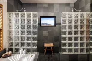 570 Toms Dr, Hood River, OR 97031 - Photo 33