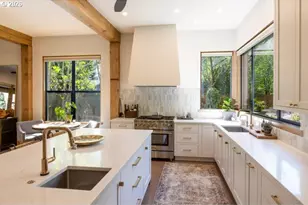 570 Toms Dr, Hood River, OR 97031 - Photo 17