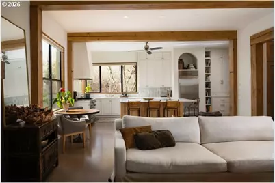 570 Toms Dr, Hood River, OR 97031 - Photo 13