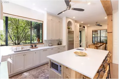 570 Toms Dr, Hood River, OR 97031 - Photo 21