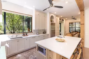 570 Toms Dr, Hood River, OR 97031 - Photo 21