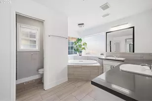 8002 SE 140th Dr, Portland, OR 97236 - Photo 17