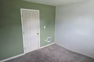 2137 Castle Ave, Roseburg, OR 97471 - Photo 15