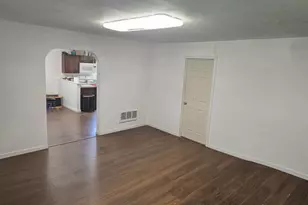 2137 Castle Ave, Roseburg, OR 97471 - Photo 5