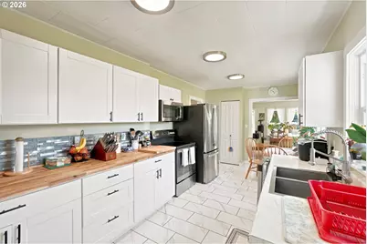 454 N 11th St, Saint Helens, OR 97051 - Photo 9