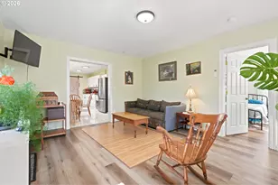 454 N 11th St, Saint Helens, OR 97051 - Photo 5