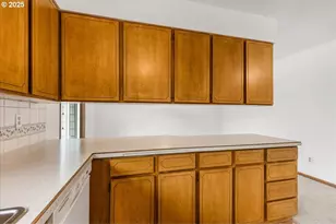 14812 NE Rose Pkwy, Portland, OR 97230 - Photo 11