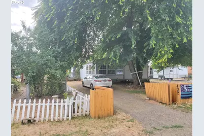 425 Birch St, Yoncalla, OR 97499 - Photo 3