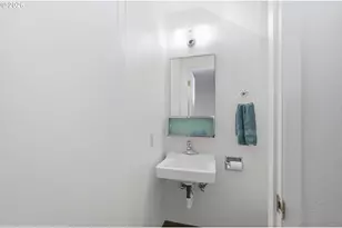 1943 W 17th Ave, Eugene, OR 97402 - Photo 17