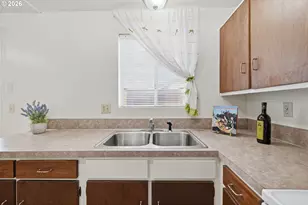 1943 W 17th Ave, Eugene, OR 97402 - Photo 15