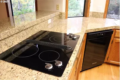 1215 NW Driftwood Pl, McMinnville, OR 97128 - Photo 19