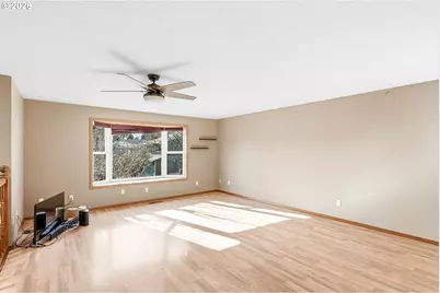 3325 SE Maple Ct, Hillsboro, OR 97123 - Photo 5