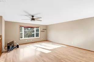 3325 SE Maple Ct, Hillsboro, OR 97123 - Photo 5