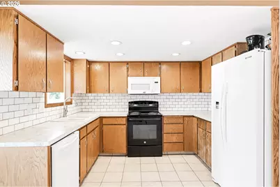 3325 SE Maple Ct, Hillsboro, OR 97123 - Photo 13