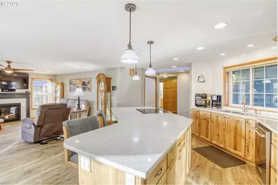 357 SE 7th Ave, Canby, OR 97013 - Photo 9