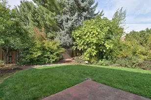 648 NW Pacific Grove Dr, Beaverton, OR 97006 - Photo 41