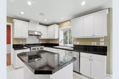 648 NW Pacific Grove Dr, Beaverton, OR 97006 - Photo 11