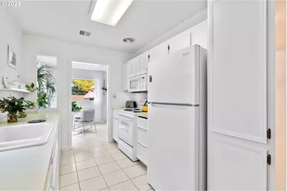 15390 SW Davis Rd, Beaverton, OR 97007 - Photo 13