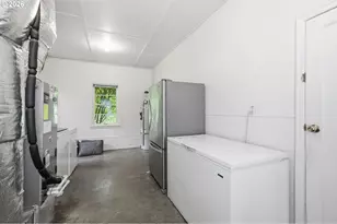 2290 Sandy Dr, Eugene, OR 97401 - Photo 29