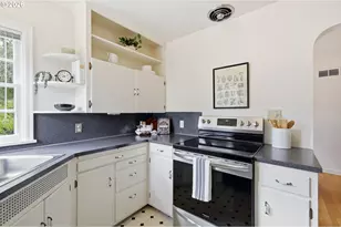 2290 Sandy Dr, Eugene, OR 97401 - Photo 15