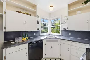 2290 Sandy Dr, Eugene, OR 97401 - Photo 13