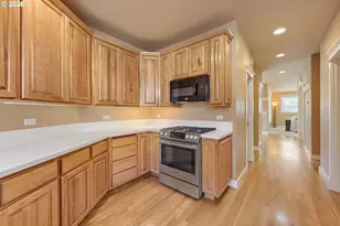 21999 NE Park Ln, Fairview, OR 97024 - Photo 17