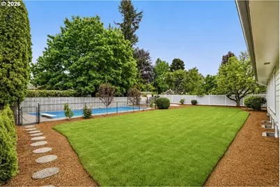 570 NW Birdsdale Ave, Gresham, OR 97030 - Photo 33