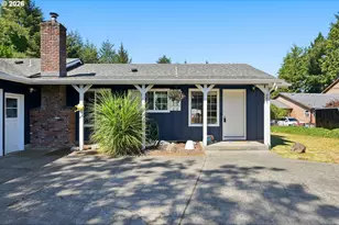 885 Oakway Dr, Coos Bay, OR 97420 - Photo 3