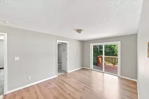 885 Oakway Dr, Coos Bay, OR 97420 - Photo 19