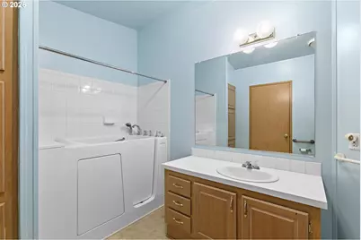 33720 SE Springlake Dr, Scappoose, OR 97056 - Photo 13
